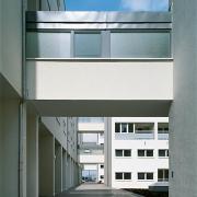 ArchitektInnen / KünstlerInnen: Walter Stelzhammer<br>Projekt: Wohnhausanlage am Leberberg<br>Aufnahmedatum: 09/97<br>Format: 6x9cm C-Dia<br>Lieferformat: Dia-Duplikat, Scan 300 dpi<br>Bestell-Nummer: 970909-19<br>