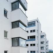 ArchitektInnen / KünstlerInnen: Walter Stelzhammer<br>Projekt: Wohnhausanlage am Leberberg<br>Aufnahmedatum: 09/97<br>Format: 6x9cm C-Dia<br>Lieferformat: Dia-Duplikat, Scan 300 dpi<br>Bestell-Nummer: 970909-13<br>
