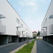 ArchitektInnen / KünstlerInnen: Walter Stelzhammer<br>Projekt: Wohnarche Atzgersdorf<br>Aufnahmedatum: 04/99<br>Format: 6x9cm C-Dia<br>Lieferformat: Dia-Duplikat, Scan 300 dpi<br>Bestell-Nummer: 990429-15<br>