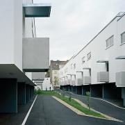 ArchitektInnen / KünstlerInnen: Walter Stelzhammer<br>Projekt: Wohnarche Atzgersdorf<br>Aufnahmedatum: 04/99<br>Format: 6x9cm C-Dia<br>Lieferformat: Dia-Duplikat, Scan 300 dpi<br>Bestell-Nummer: 990429-21<br>