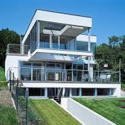 ArchitektInnen / KünstlerInnen: t-hoch-n Ziviltechniker GmbH<br>Projekt: Haus R.<br>Aufnahmedatum: 06/08<br>Format: 6x9cm C-Dia<br>Lieferformat: Dia-Duplikat, Scan 300 dpi<br>Bestell-Nummer: 080618-05<br>
