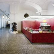 ArchitektInnen / KünstlerInnen: Michael Embacher<br>Projekt: Schönbrunn Cafe<br>Aufnahmedatum: 11/08<br>Format: 6x9cm C-Neg<br>Lieferformat: C-Print, Scan 300 dpi<br>Bestell-Nummer: 081117-06<br>