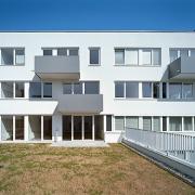 ArchitektInnen / KünstlerInnen: Johannes Zieser<br>Projekt: Wohnhausanlage<br>Aufnahmedatum: 11/08<br>Format: 6x9cm C-Dia<br>Lieferformat: Dia-Duplikat, Scan 300 dpi<br>Bestell-Nummer: 081115-08<br>