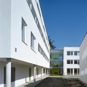 ArchitektInnen / KünstlerInnen: Johannes Zieser<br>Projekt: Wohnhausanlage<br>Aufnahmedatum: 11/08<br>Format: 6x9cm C-Dia<br>Lieferformat: Dia-Duplikat, Scan 300 dpi<br>Bestell-Nummer: 081115-05<br>