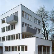 ArchitektInnen / KünstlerInnen: Johannes Zieser<br>Projekt: Wohnhausanlage<br>Aufnahmedatum: 11/08<br>Format: 6x9cm C-Dia<br>Lieferformat: Dia-Duplikat, Scan 300 dpi<br>Bestell-Nummer: 081115-16<br>