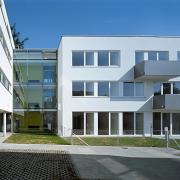 ArchitektInnen / KünstlerInnen: Johannes Zieser<br>Projekt: Wohnhausanlage<br>Aufnahmedatum: 11/08<br>Format: 6x9cm C-Dia<br>Lieferformat: Dia-Duplikat, Scan 300 dpi<br>Bestell-Nummer: 081115-06<br>