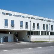 ArchitektInnen / KünstlerInnen: Johannes Zieser<br>Projekt: Wohnhausanlage<br>Aufnahmedatum: 11/08<br>Format: 6x9cm C-Dia<br>Lieferformat: Dia-Duplikat, Scan 300 dpi<br>Bestell-Nummer: 081115-04<br>