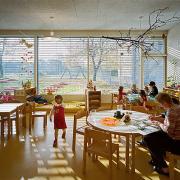 ArchitektInnen / KünstlerInnen: Georg W. Reinberg<br>Projekt: Kindergarten Deutsch-Wagram<br>Aufnahmedatum: 11/09<br>Format: 6x9cm C-Dia<br>Lieferformat: Dia-Duplikat, Scan 300 dpi<br>Bestell-Nummer: 091120-02<br>