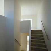 ArchitektInnen / KünstlerInnen: Walter Stelzhammer<br>Projekt: Wohnhausanlage Orasteig<br>Aufnahmedatum: 12/09<br>Format: 6x9cm C-Dia<br>Lieferformat: Dia-Duplikat, Scan 300 dpi<br>Bestell-Nummer: 091203-44<br>