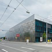 ArchitektInnen / KünstlerInnen: gharakhanzadeh sandbichler architekten zt gmbh<br>Projekt: Milchhof Salzburg<br>Aufnahmedatum: 05/10<br>Format: digital<br>Lieferformat: Scan 300 dpi<br>Bestell-Nummer: 100519-09<br>