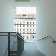 ArchitektInnen / KünstlerInnen: Architekten Tillner & Willinger<br>Projekt: Bürohaus Praterstern<br>Aufnahmedatum: 03/11<br>Format: digital<br>Lieferformat: Digital<br>Bestell-Nummer: 110330-54<br>