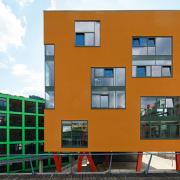 ArchitektInnen / KünstlerInnen: HÜBNER ARCHITEKTEN<br>Projekt: Gymnasium Purkersdorf Erweiterung<br>Format: digital<br>Lieferformat: Digital<br>Bestell-Nummer: 150904-06<br>