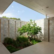 ArchitektInnen / KünstlerInnen: GERNER GERNER PLUS<br>Projekt: Haus auf Kreta<br>Format: digital<br>Lieferformat: Digital<br>Bestell-Nummer: 1800529-08<br>