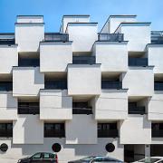 ArchitektInnen / KünstlerInnen: roh Architekten<br>Projekt: Wohnhaus Huttengasse<br>Format: digital<br>Lieferformat: Digital<br>Bestell-Nummer: 230627-03<br>