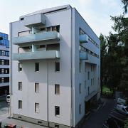 ArchitektInnen / KünstlerInnen: Fritz Lorenz<br>Projekt: Wohnbau Markus Sittikus Straße<br>Aufnahmedatum: 08/03<br>Format: 6x9cm C-Dia<br>Lieferformat: Dia-Duplikat, Scan 300 dpi<br>Bestell-Nummer: 030807-03<br>