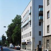 ArchitektInnen / KünstlerInnen: Fritz Lorenz<br>Projekt: Wohnbau Markus Sittikus Straße<br>Aufnahmedatum: 08/03<br>Format: 6x9cm C-Dia<br>Lieferformat: Dia-Duplikat, Scan 300 dpi<br>Bestell-Nummer: 030807-04<br>