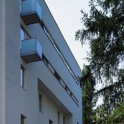 ArchitektInnen / KünstlerInnen: Fritz Lorenz<br>Projekt: Wohnbau Markus Sittikus Straße<br>Aufnahmedatum: 08/03<br>Format: 6x9cm C-Dia<br>Lieferformat: Dia-Duplikat, Scan 300 dpi<br>Bestell-Nummer: 030807-05<br>