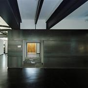 ArchitektInnen / KünstlerInnen: Anja Fischer, Ernst Beneder<br>Projekt: Heimatmuseum Waidhofen an der Ybbs<br>Aufnahmedatum: 04/98<br>Format: 6x12cm C-Neg<br>Lieferformat: C-Print, Scan 300 dpi<br>Bestell-Nummer: 980401-01<br>