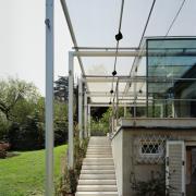 ArchitektInnen / KünstlerInnen: Bulant & Wailzer Architekturstudio<br>Projekt: garden room in glass<br>Aufnahmedatum: 04/03<br>Format: 6x9cm C-Dia<br>Lieferformat: Dia-Duplikat, Scan 300 dpi<br>Bestell-Nummer: 030424-09<br>