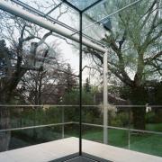 ArchitektInnen / KünstlerInnen: Bulant & Wailzer Architekturstudio<br>Projekt: garden room in glass<br>Aufnahmedatum: 04/03<br>Format: 6x9cm C-Dia<br>Lieferformat: Dia-Duplikat, Scan 300 dpi<br>Bestell-Nummer: 030424-11<br>