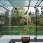 ArchitektInnen / KünstlerInnen: Bulant & Wailzer Architekturstudio<br>Projekt: garden room in glass<br>Aufnahmedatum: 04/03<br>Format: 6x9cm C-Dia<br>Lieferformat: Dia-Duplikat, Scan 300 dpi<br>Bestell-Nummer: 030424-12<br>