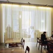 ArchitektInnen / KünstlerInnen: Eichinger oder Knechtl<br>Projekt: MuseumsQuartier Wien - Café Halle<br>Aufnahmedatum: 04/03<br>Format: 6x9cm C-Neg<br>Lieferformat: C-Print<br>Bestell-Nummer: 030408-07<br>