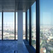 ArchitektInnen / KünstlerInnen: Massimiliano Fuksas<br>Projekt: Vienna Twin Tower<br>Aufnahmedatum: 03/01<br>Format: 6x9cm C-Dia<br>Lieferformat: Dia-Duplikat<br>Bestell-Nummer: 010320-14<br>
