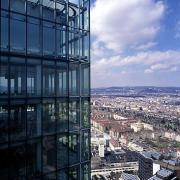 ArchitektInnen / KünstlerInnen: Massimiliano Fuksas<br>Projekt: Vienna Twin Tower<br>Aufnahmedatum: 03/01<br>Format: 6x9cm C-Dia<br>Lieferformat: Dia-Duplikat<br>Bestell-Nummer: 010320-21<br>