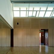 ArchitektInnen / KünstlerInnen: Johannes Kastner-Lanjus<br>Projekt: Musikschule St.Martin<br>Aufnahmedatum: 09/02<br>Format: 6x9cm C-Dia<br>Lieferformat: Dia-Duplikat<br>Bestell-Nummer: 020929-24<br>