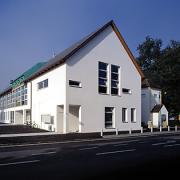 ArchitektInnen / KünstlerInnen: Johannes Kastner-Lanjus<br>Projekt: Musikschule St.Martin<br>Aufnahmedatum: 09/02<br>Format: 6x9cm C-Dia<br>Lieferformat: Dia-Duplikat<br>Bestell-Nummer: 020929-01<br>