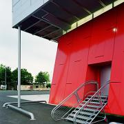 ArchitektInnen / KünstlerInnen: the unit<br>Projekt: Telekom Austria Logistikcenter<br>Aufnahmedatum: 07/02<br>Format: 6x9cm C-Neg<br>Lieferformat: C-Print, Scan 300 dpi<br>Bestell-Nummer: 020725-13<br>