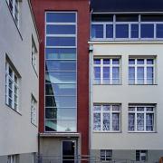 ArchitektInnen / KünstlerInnen: Andreas Treusch<br>Projekt: Volksschule Natorpgasse<br>Aufnahmedatum: 03/02<br>Format: 6x9cm C-Dia<br>Lieferformat: Dia-Duplikat, Scan 300 dpi<br>Bestell-Nummer: 020313-03<br>
