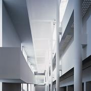 ArchitektInnen / KünstlerInnen: Richard Meier<br>Projekt: Museum of Contemporary Art<br>Aufnahmedatum: 07/95<br>Format: 6x9cm C-Dia<br>Lieferformat: Scan 300 dpi, SW-Print<br>Bestell-Nummer: 950700-20<br>