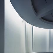 ArchitektInnen / KünstlerInnen: Richard Meier<br>Projekt: Museum of Contemporary Art<br>Aufnahmedatum: 07/95<br>Format: 6x9cm C-Dia<br>Lieferformat: Scan 300 dpi, SW-Print<br>Bestell-Nummer: 950700-24<br>