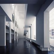 ArchitektInnen / KünstlerInnen: Richard Meier<br>Projekt: Museum of Contemporary Art<br>Aufnahmedatum: 07/95<br>Format: 6x9cm C-Dia<br>Lieferformat: Scan 300 dpi, SW-Print<br>Bestell-Nummer: 950700-27<br>