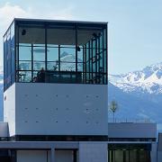 ArchitektInnen / KünstlerInnen: Martin Kohlbauer<br>Projekt: Alpen Therme Gastein<br>Aufnahmedatum: 06/04<br>Format: 6x9cm C-Dia<br>Lieferformat: Dia-Duplikat, Scan 300 dpi<br>Bestell-Nummer: 040608-04<br>