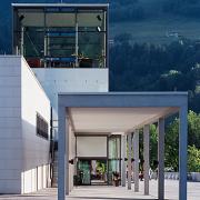 ArchitektInnen / KünstlerInnen: Martin Kohlbauer<br>Projekt: Alpen Therme Gastein<br>Aufnahmedatum: 06/04<br>Format: 6x9cm C-Dia<br>Lieferformat: Dia-Duplikat, Scan 300 dpi<br>Bestell-Nummer: 040608-09<br>