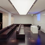 ArchitektInnen / KünstlerInnen: EOOS<br>Projekt: A1-Lounge<br>Aufnahmedatum: 09/04<br>Format: 6x9cm C-Neg<br>Lieferformat: Scan 300 dpi<br>Bestell-Nummer: 040914-21<br>