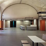 ArchitektInnen / KünstlerInnen: Froetscher Lichtenwagner<br>Projekt: Dschungel Wien<br>Aufnahmedatum: 09/04<br>Format: 6x9cm C-Dia<br>Lieferformat: Dia-Duplikat, Scan 300 dpi<br>Bestell-Nummer: 040924-06<br>