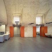 ArchitektInnen / KünstlerInnen: Froetscher Lichtenwagner<br>Projekt: Dschungel Wien<br>Aufnahmedatum: 09/04<br>Format: 6x9cm C-Dia<br>Lieferformat: Dia-Duplikat, Scan 300 dpi<br>Bestell-Nummer: 040924-05<br>