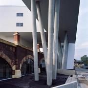 ArchitektInnen / KünstlerInnen: Zaha M. Hadid<br>Projekt: Wohnbau Spittelau<br>Aufnahmedatum: 08/05<br>Format: 6x9cm C-Dia<br>Lieferformat: Dia-Duplikat, Scan 300 dpi<br>Bestell-Nummer: 050802-14<br>