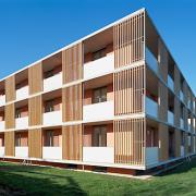 ArchitektInnen / KünstlerInnen: Johannes Zieser<br>Projekt: Wohnhausanlage Öhling<br>Aufnahmedatum: 11/05<br>Format: 6x9cm C-Dia<br>Lieferformat: Dia-Duplikat, Scan 300 dpi<br>Bestell-Nummer: 051108-02<br>
