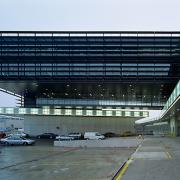 ArchitektInnen / KünstlerInnen: Andreas Treusch<br>Projekt: ACC Air Cargo Center<br>Aufnahmedatum: 01/06<br>Format: 6x9cm C-Dia<br>Lieferformat: Dia-Duplikat, Scan 300 dpi<br>Bestell-Nummer: 060113-02<br>