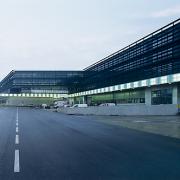 ArchitektInnen / KünstlerInnen: Andreas Treusch<br>Projekt: ACC Air Cargo Center<br>Aufnahmedatum: 01/06<br>Format: 6x9cm C-Dia<br>Lieferformat: Dia-Duplikat, Scan 300 dpi<br>Bestell-Nummer: 060113-03<br>