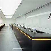 ArchitektInnen / KünstlerInnen: EOOS<br>Projekt: A1 lounge 2<br>Aufnahmedatum: 03/06<br>Format: 6x12cm C-Neg<br>Lieferformat: C-Print, Scan 300 dpi<br>Bestell-Nummer: 060320-11<br>